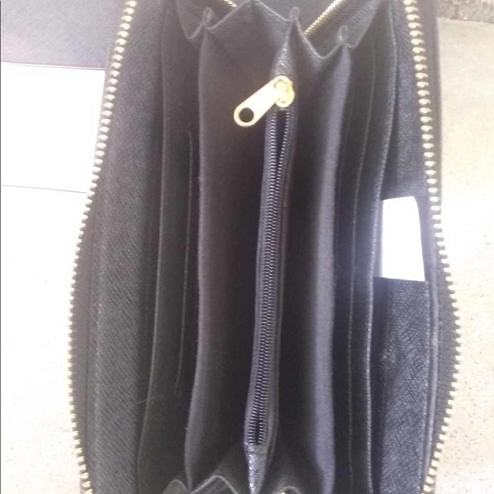 Purse & Wallet - Picture 3 of 3